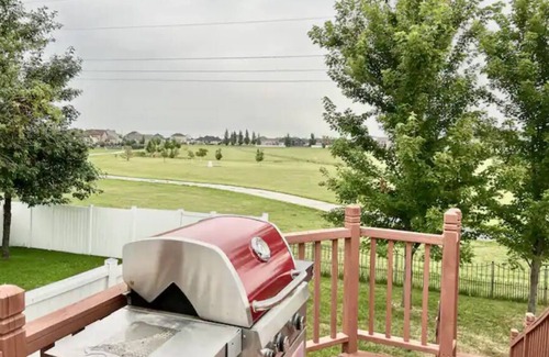 West Fargo House | Cozy 3 Bedroom Twin Home on Bike Path