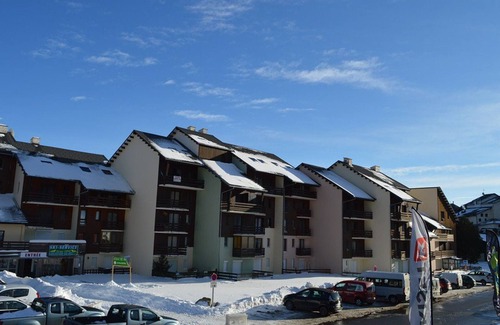 Pyrenees 2000 Apartment | Cozy 3-room apartment for 4 people with balcony near slopes