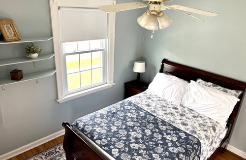 South Bend House | Cozy 3BD/1.5 BA 3 mi from ND campus.