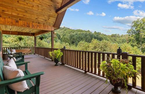 Sparta House | Cozy 3BR Bloff Hytte with Mountain Views and BBQ