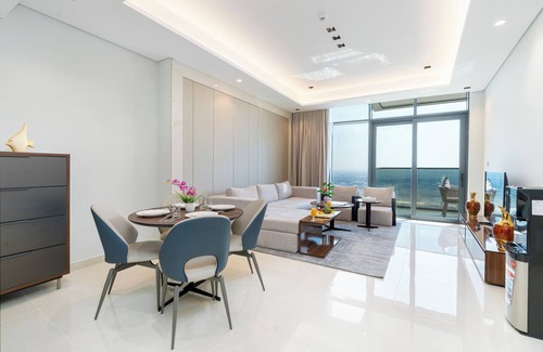 Business Bay Apartment | Cozy 3BR City View l King size Bed