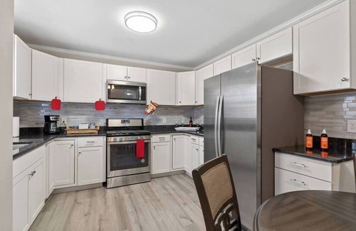 Mount Mourne House | Cozy 3BR Davidson Bungalow Sleeps 8 - Jacuzzi