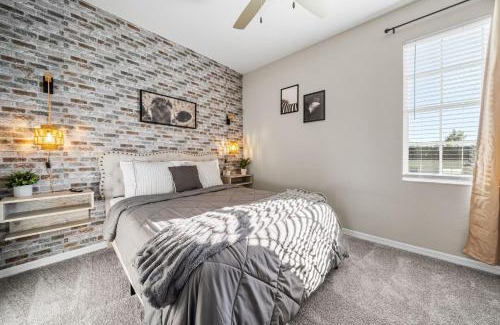 Westchase Apartment | Cozy 3br2ba- Minutes To Airport & Westchase #5