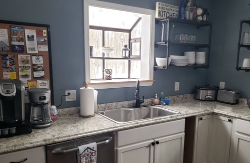 Farwell House | Cozy 4 Bedroom Cabin Nestled in the Beautiful Central Michigan