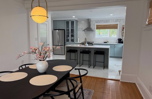 Utica House | Cozy 4-bedroom house in South-Utica!