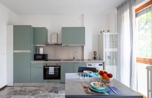 Padova Apartment | Cozy 40 sqm studio apartment, accommodating up to 4 guests, located on the first floor of a building with an elevator.The accommodation is in a quiet residential neighborhood, 800 meters from the Central Hospital (a 10-minute walk) and within easy reach
