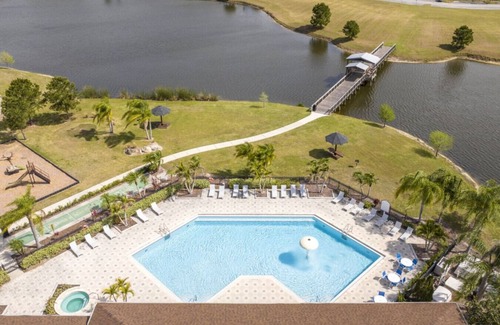 Trafalgar Village House | Cozy 4Bd Home |Pool & Hot Tub| Trafalgar Resort