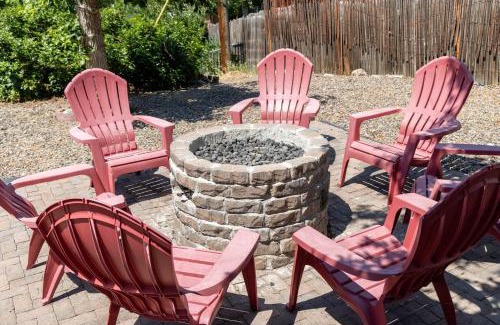 Dupont House | Cozy 4br Getaway W Fire Pit & Hammock