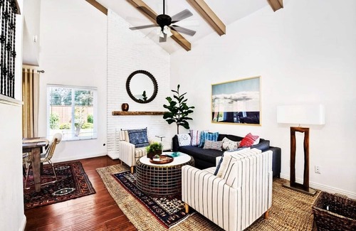 Mira Mesa House | Cozy 5-bedroom with huge private backyard! Perf 4 reunions & recently renovated!