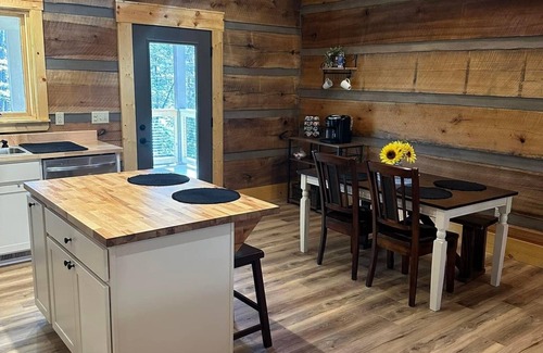 Helmsburg Cabin | Cozy 6 Person Cabin in Brown County, Indiana