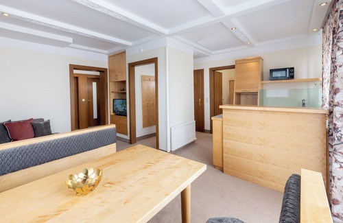 Poertschach am Woerthersee Apartment | Cozy apartment "BIRKE", on a hill, with bathing beach on Lake Wörthersee