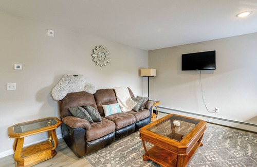 Campbell Park Apartment | Cozy Anchorage Apartment w/ Gas Fireplace!