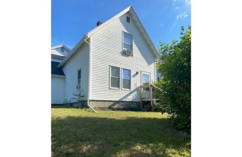 Randolph Apartment | Cozy and clean 1-bedroom entire bottom unit.