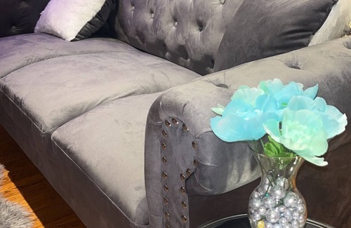 Ogontz Campus House | Cozy and Comfortable in the Northeast. Nurses and Teachers are welcome.