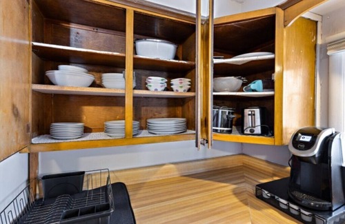 DeKalb House | Cozy and Convenient Family Getaway