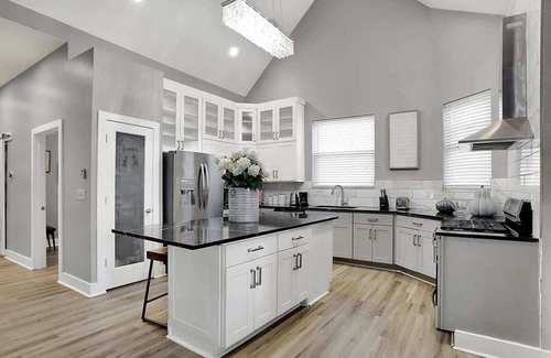 Fountain Square House | Cozy and Elegant 4 BR Home Perfect for Getaways