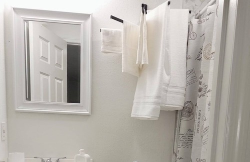Longwood Apartment | Cozy and Modern Studio suite in Longwood