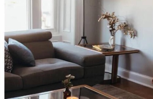 Cambridge Apartment | Cozy and spacious upper storey apartment with self check-in, steps from DT Galt