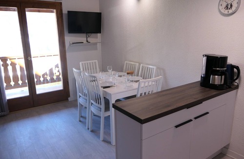 Saint-Gervais-les-Bains Apartment | Cozy apartment for 4 with balcony and parking in Saint-Gervais