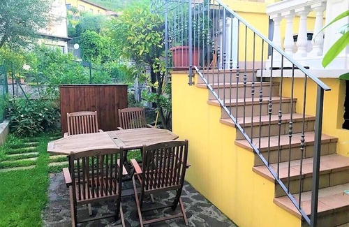 Toscolano Maderno Apartment | Cozy Apartment in Single House. Breakfast service not included