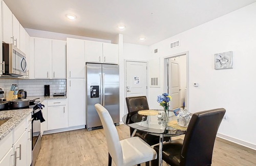 Lake Buena Vista Apartment | Cozy Apartment 10 Mins to Disney
