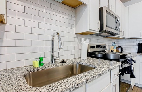 Lake Buena Vista Apartment | Cozy Apartment 10 Mins to Disney