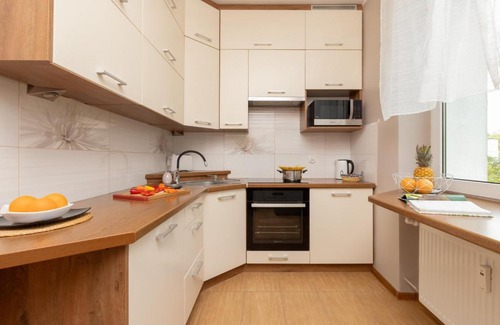 Wzgorze Swietego Maksymiliana Apartment | Cozy Apartment Batalionów Chłopskich in Gdynia by Noclegi Renters