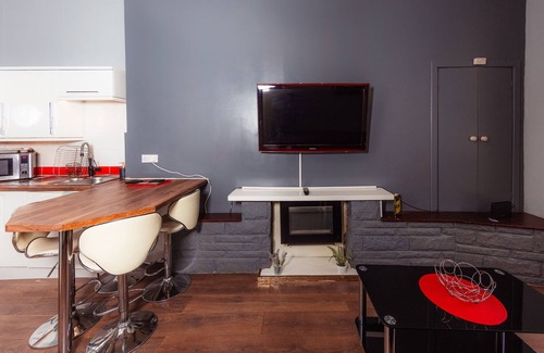 Gifford Apartment | Cozy Apartment by Holyrood Park and Palace!