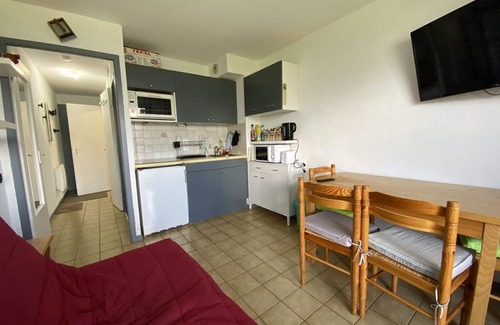 Cohennoz Apartment | Cozy apartment for 4, near slopes and shops