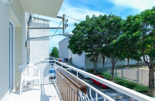 Blanes Apartment | Cozy Apartment for 5 near Blanes Beach with Balcony and Sea View