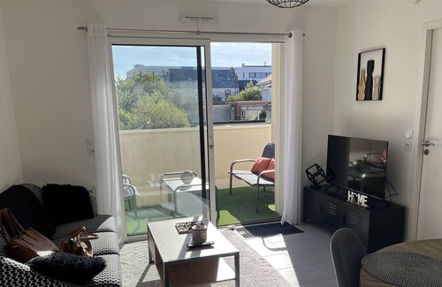 La Roche-sur-Yon Apartment | Cozy apartment with terrace 5 minutes from RSY train station