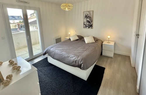 La Roche-sur-Yon Apartment | Cozy apartment with terrace 5 minutes from RSY train station