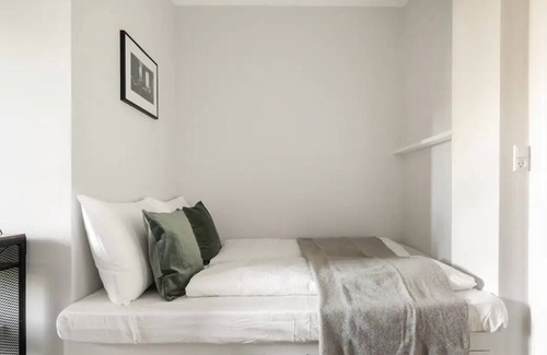 Christianshavn Condo | Cozy apartment in Christianshavn with two balconies
