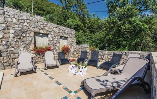Sucici Apartment | Cozy Apartment In Moscenicka Draga