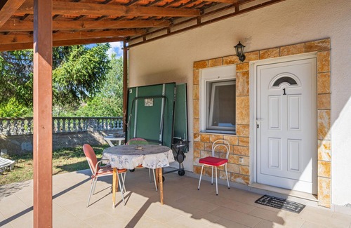 Gradina Apartment | Cozy apartment in Lozovac with WiFi