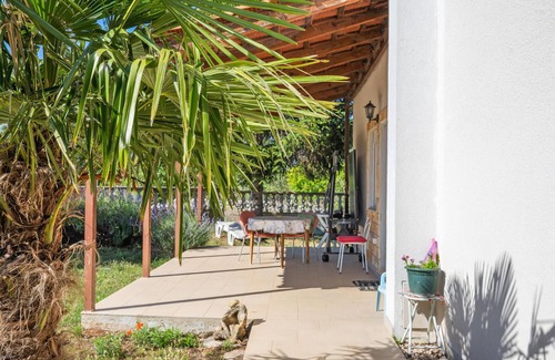 Gradina Apartment | Cozy apartment in Lozovac with WiFi