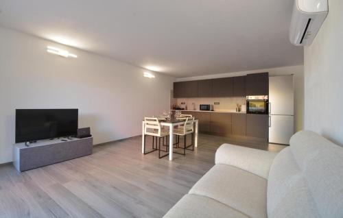 Castiadas Apartment | Cozy Apartment In Olia Speciosa