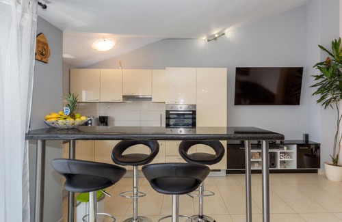 Municipality of Omisalj Apartment | Cozy apartment in Omisalj with kitchen