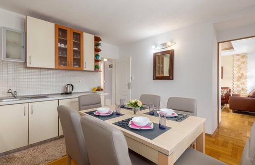 Zbandaj Apartment | Cozy apartment in Porec with WiFi