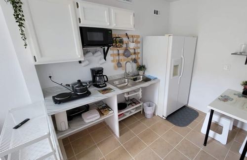 Orlando Apartment | Cozy Apartment in S Orlando, approx. 20 minutes away from Disney and Universal.