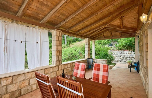 Saplunara Apartment | Cozy apartment in Saplunara with WiFi