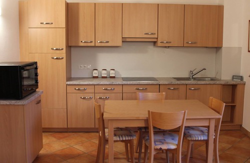 Terlano Apartment | Cozy apartment in the middle of vineyards, Wi-fi, terrace, free bus/train ticket