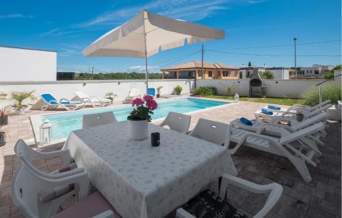 Murine Apartment | Cozy Apartment In Umag With Wifi