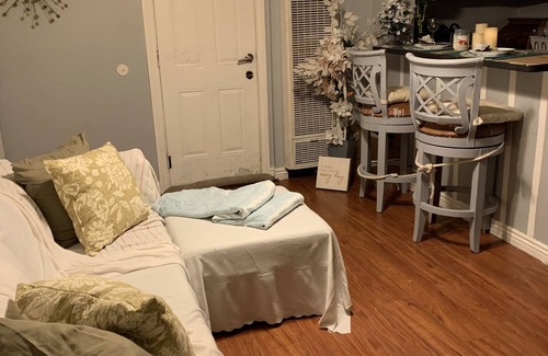 Los Angeles House | Cozy apartment, located near new Ram stadium