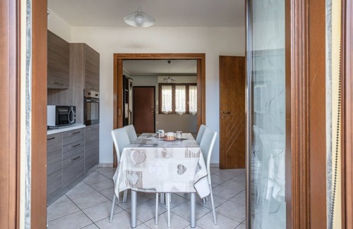 Sestu Apartment | Cozy apartment of 65 sqm located on the ground floor of a building WITHOUT a lift (steps to access), can accommodate up to 4 people. The accommodation is located in an area served by all the main services: bars, restaurants, supermarkets and pharmacy. On