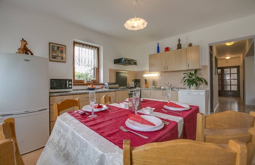 Stinjan Apartment | Cozy apartment only 500m from the beach