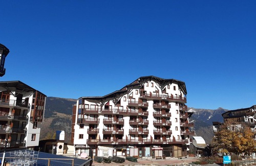 La Perriere Apartment | Cozy apartment, south-facing balcony, near slope - 4 ppl, 2 rooms, pets allowed