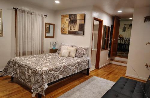 Tire Hill Apartment | Cozy apartment with a scenic view