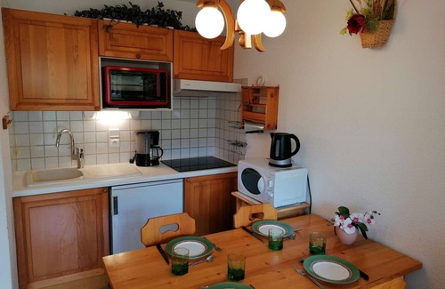 Le Grand-Bornand Apartment | Cozy apt for 5, 300m to slopes, parking, pets allowed