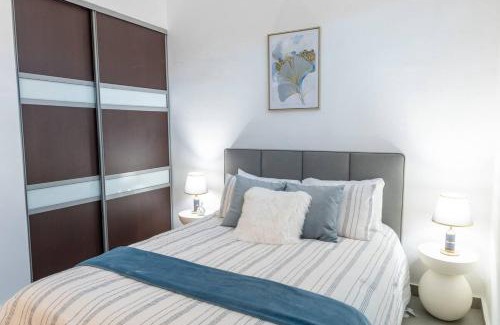 Sagrado Corazon Apartment | Cozy APT One-Bedroom 4 Guests at Mansion MM3